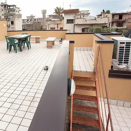 Sleeps 5 Air Con Wifi Apartment *